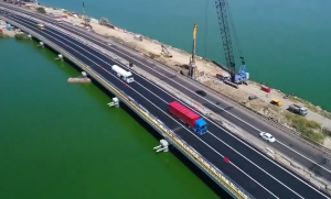 На Хаджибейском мосту открыто движение по трем отремонтированным полосам