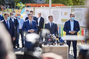 Президент ознайомився з об'єктами «Великого будівництва» у Харківській області