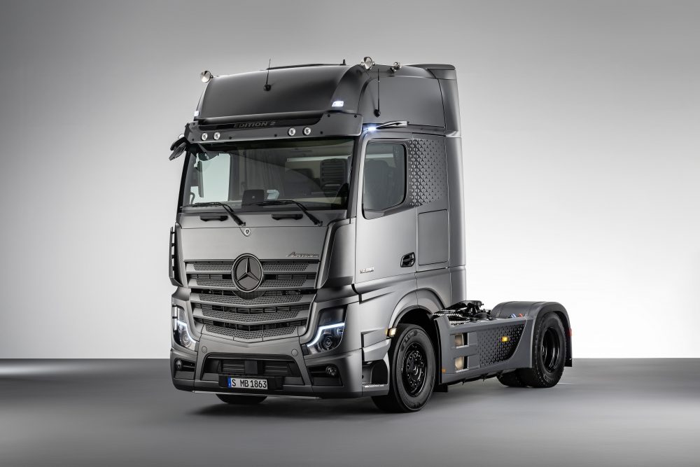 MercedesBenz Trucks запускает две новых модели Actros F и Actros