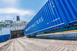 P&O Ferrymasters запустила послугу, яка дозволяє клієнтам відстежувати контейнери