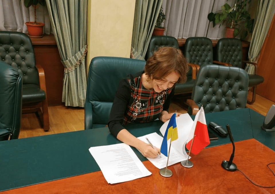 На кінець 2020 року Польща надала додаткові дозволи для українських перевізників.