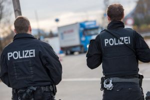 Немецкая полиция выявила водителя грузовика, который совершил более 120 рейсов без прав