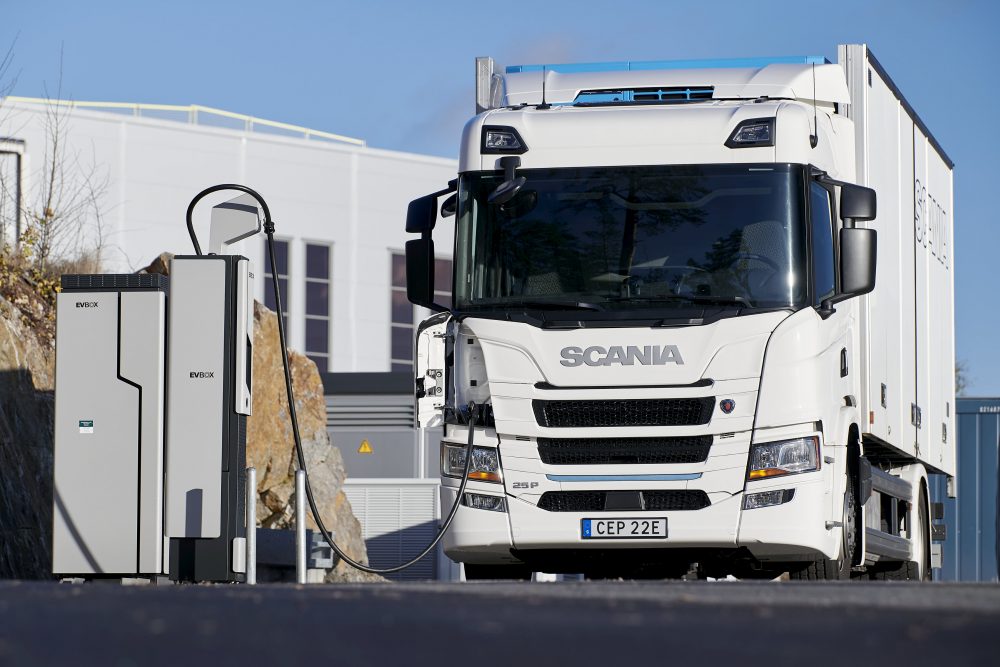 Scania розпочала співпрацю з ENGIE та EVBox у галузі рішень для зарядки вантажівок