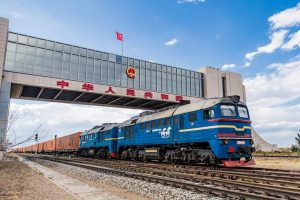 Відзначено раптове зростання попиту на вантажні залізничні перевезення Китай-Європа після інциденту в Суецькому каналі