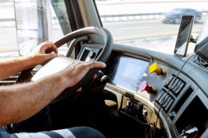 Відправники вантажу та працівники транспорту запустили хартію, щоб підняти світові стандарти поводження з водіями вантажівок