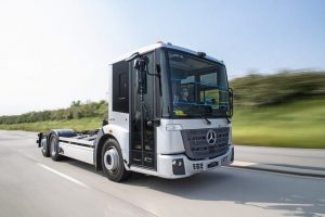 Mercedes-Benz розпочала випробування своєї низькопідлогової електро вантажівки eEconic