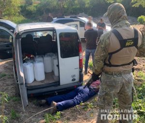 В Ровно арестованы работники УЗ, сливавшие с тепловозов до 30 тонн горючего в месяц