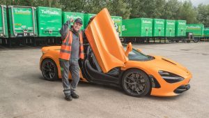 В Британии водитель грузовика выиграл в лотерею суперкар McLaren
