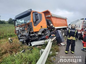 В Немирове произошло ДТП с грузовиком, есть погибшие