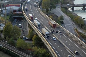 В Італії можливі збої у постачанні товарів через брак водіїв вантажівок