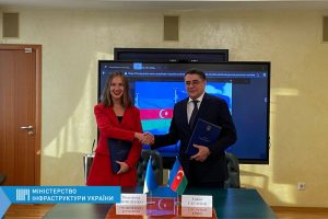 Украина и Азербайджан договорились об увеличении квоты дозволов на перевозки