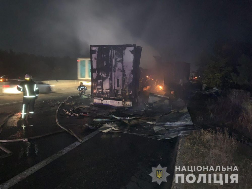 На 451 км траси Київ – Одеса сталася ДТП за участю двох вантажних автомобілів