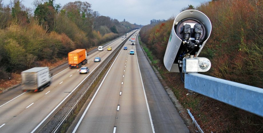 На дорогах Украины заработали еще 23 прибора автофиксации нарушений ПДД