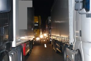 Через блокування Тиролем проїзду вантажівок утворився 70-кілометровий затор