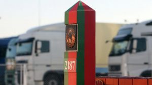 Білорусь обмежить імпорт продуктів у відповідь на санкції