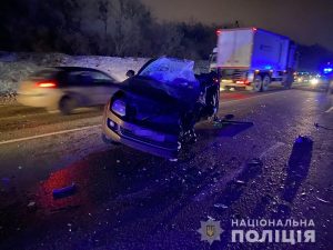 Смертельное ДТП под Харьковом: на трассе столкнулись два грузовика и внедорожник