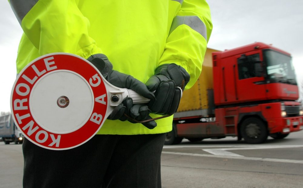 Немцы задержали поляка с 4 картами водителя и 2 водительскими правами