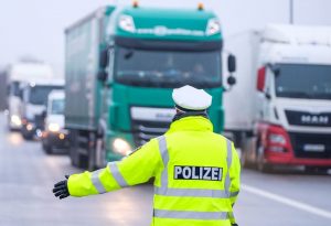 Немецкая полиция оштрафовала водителя за отсутствие страны в тахографе в 5 км от границы