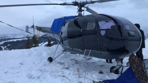 На Закарпатье пограничники задержали  вертолет класса «люкс», который перевозил контрабанду