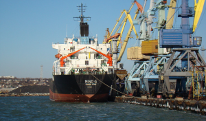 Оккупанты захватили пять морских судов в порту Бердянска