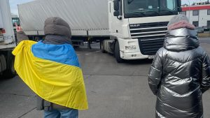 РФ пополняет запасы, опасаясь, что закроют границы для грузовиков?
