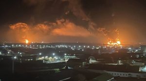 В Брянске произошло два пожара на нефтебазах и повреждена железная дорога