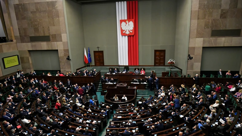 Сейм Польши принял изменения в Закон о помощи беженцам