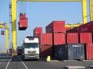 Продовольственные союзы  РФ просят не вводить ограничения для грузовиков из Европы