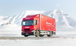 Електровантажівка Scania працює у північному населеному пункті планети