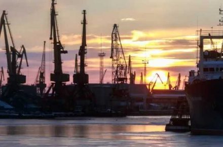 В Турции предложили вывозить украинское зерно из портов, не разминируя их