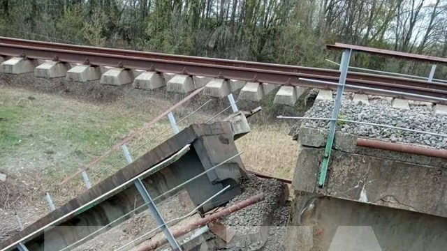 У Курській області РФ обрушився залізничний міст
