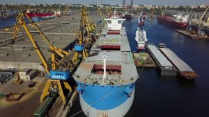Влада трьох країн запропонувала низку варіантів для розблокування порту Суліна