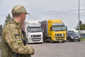 Через ПП «Устилуг-Зосин» та «Грушів-Будомєж» пропускатимуть вантажівки масою до 7,5 тонн.