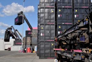 У Польщі відкрили найбільший контейнерний термінал: його зможуть використати під час експорту українського зерна