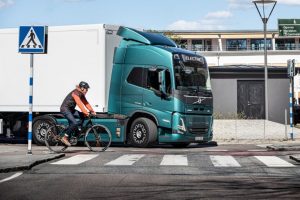 Volvo впроваджує нову систему безпеки велосипедистів і пішоходів