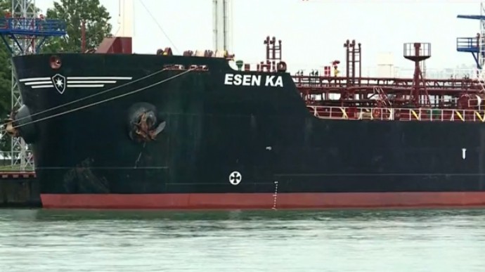 У батумському порту помітили судно з російською нафтою: у Мінфіні Грузії прокоментували ситуацію