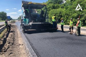 В Харьковской области продолжается ремонт дороги М-03