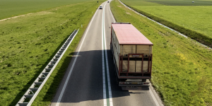 Восени може набути чинності заборона на в'їзд до РФ вантажівок з Європи