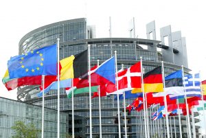 Европарламент: украинцы могут сохранить свои водительские права в ЕС