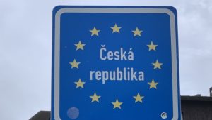Чехия восстанавливает пограничный контроль на границе со Словакией