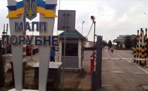 Румынские перевозчики требуют от властей Румынии и Украины разобраться с огромными очередями на границе