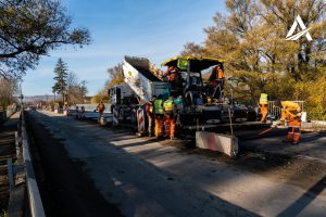 На дорозі до кордону з Румунією ремонтують міст