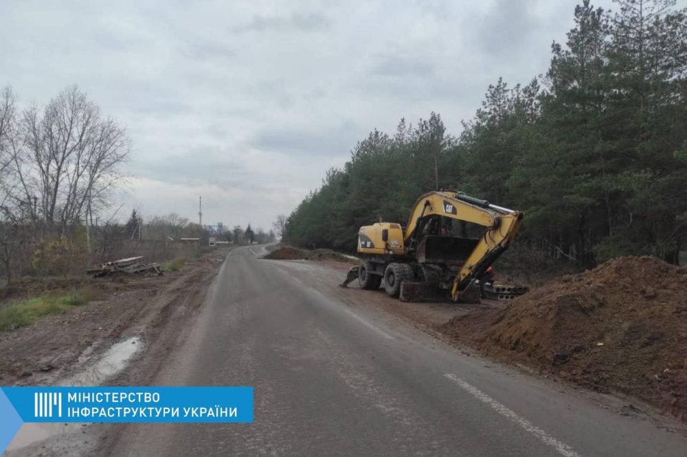 В Харьковской и Донецкой областях приводят в порядок дорожную инфраструктуру