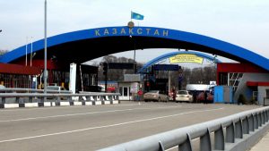 Чи пустить Казахстан вантажівки з перечіпкою/перевантаженням з РФ та РБ наступного року?