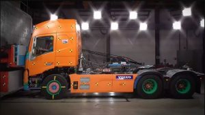 Volvo Trucks: электрогрузовики компании с успехом прошли краш-тесты