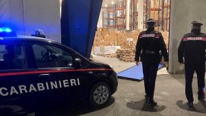 Италия: банда воров пыталась обворовать склад