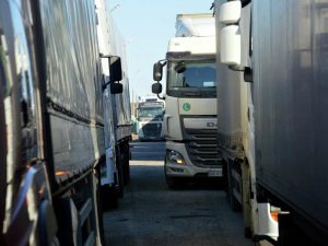 До уваги водіїв! На кордоні з боку Польщі утруднений рух для вантажівок