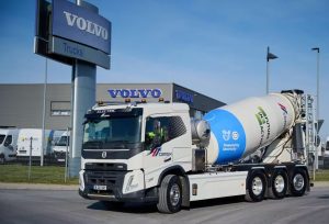 Volvo Trucks поставила CEMEX перший повністю електричний бетонозмішувач