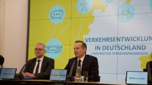 Министр транспорта Германии: к 2051 году грузовики будут нести основную тяжесть грузоперевозок