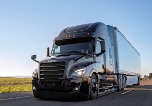 США: Daimler заставляют отозвать более 24 тыс. грузовиков из-за быстро мигающей лампочки
